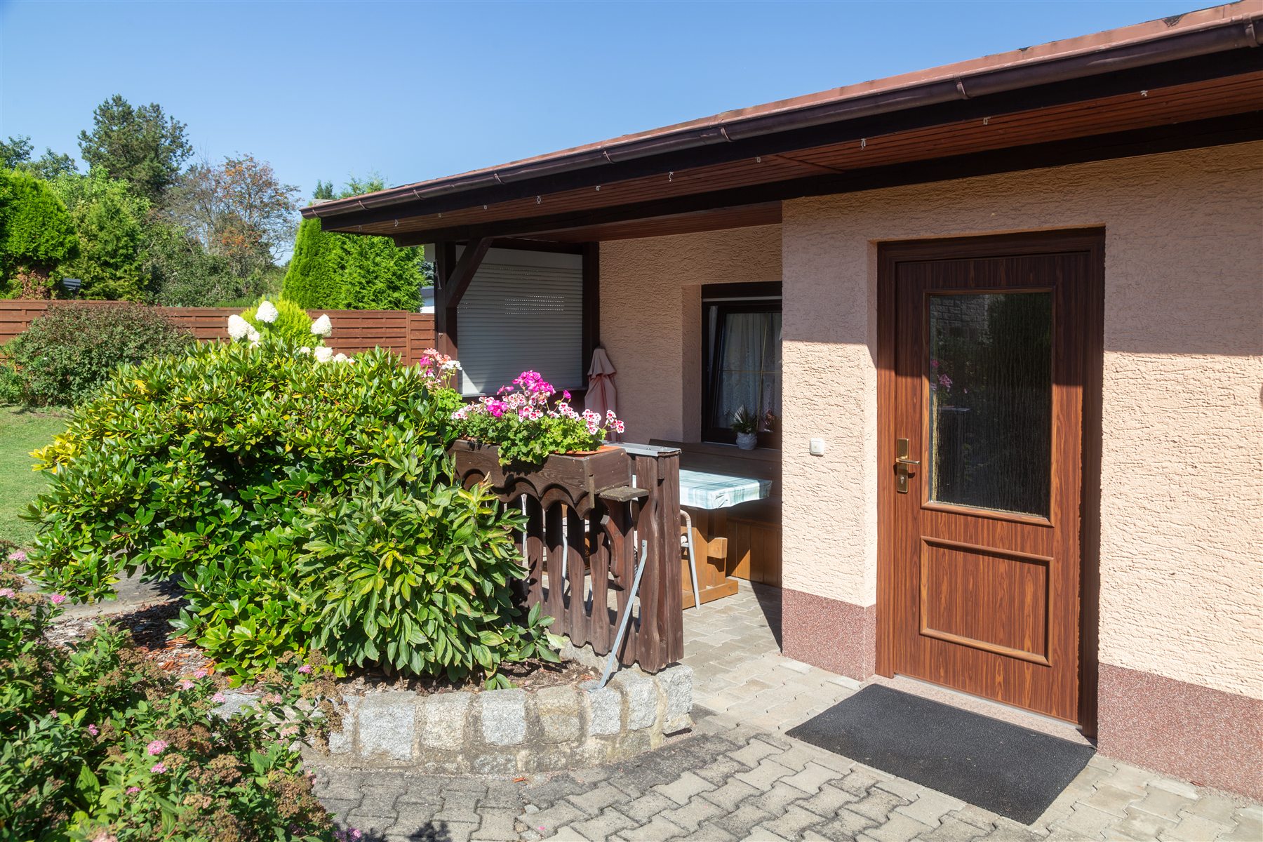 Außenansicht der Ferienwohnung im Garten