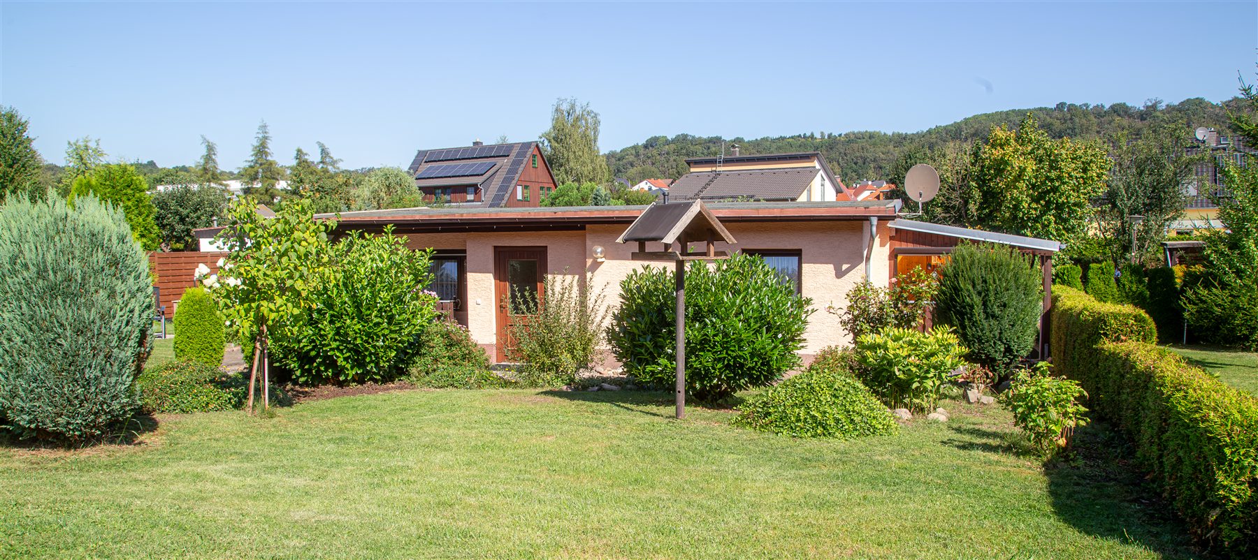 Großer gepflegter Garten